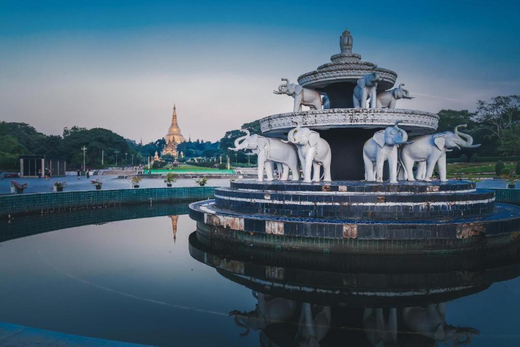Royal Khattar Hotel Rangun Zewnętrze zdjęcie