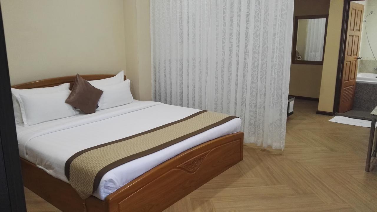 Royal Khattar Hotel Rangun Zewnętrze zdjęcie