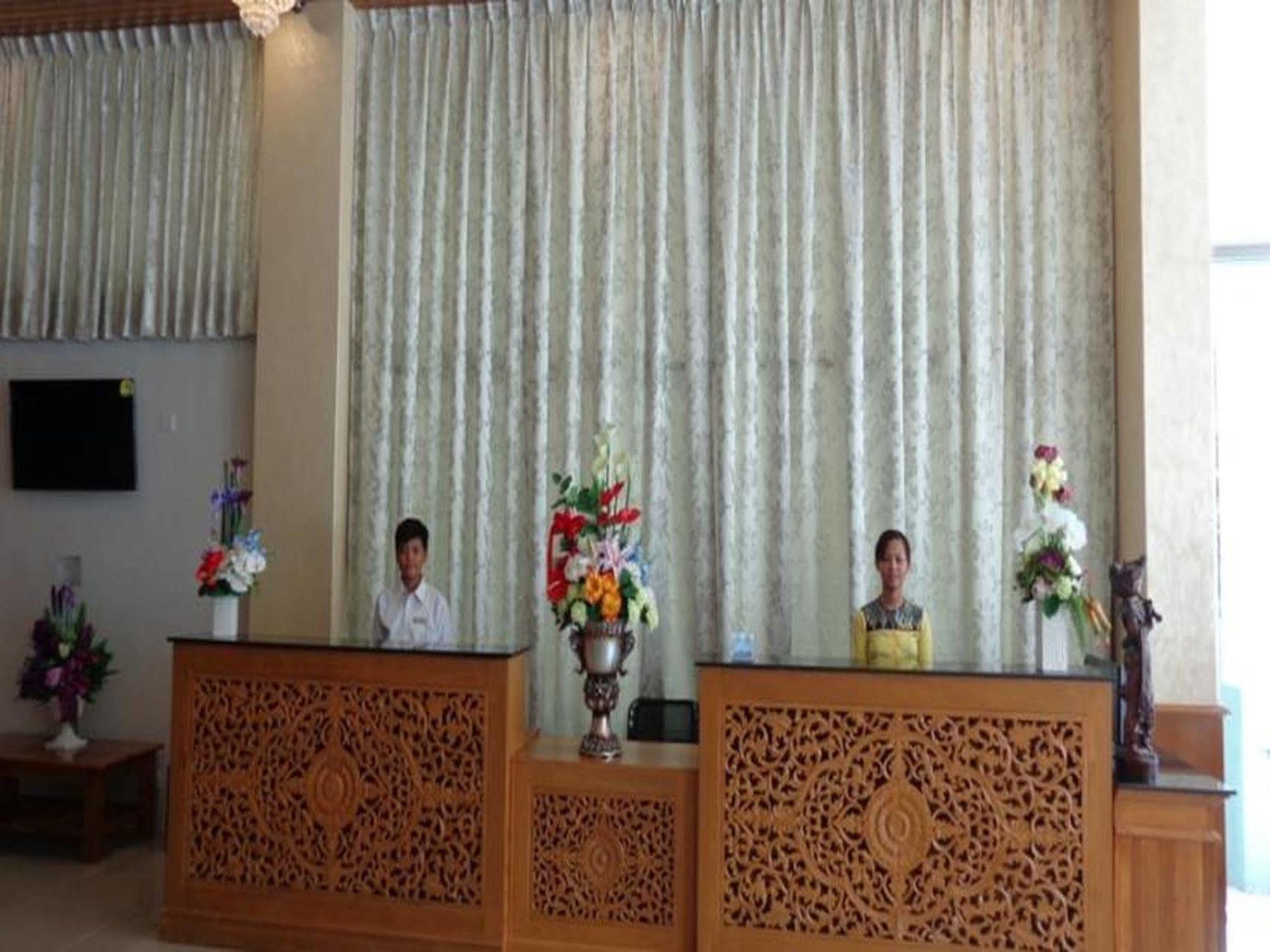 Royal Khattar Hotel Rangun Zewnętrze zdjęcie