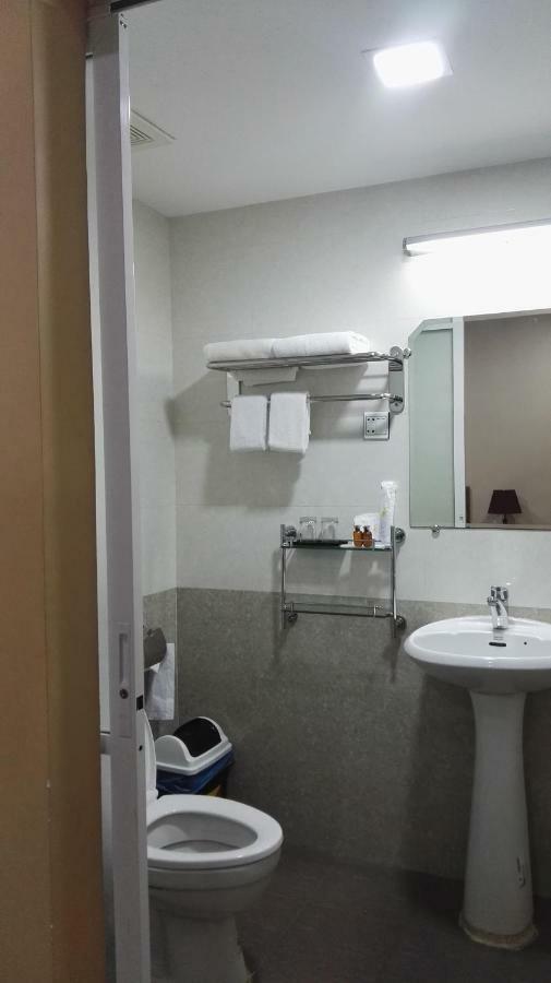 Royal Khattar Hotel Rangun Zewnętrze zdjęcie
